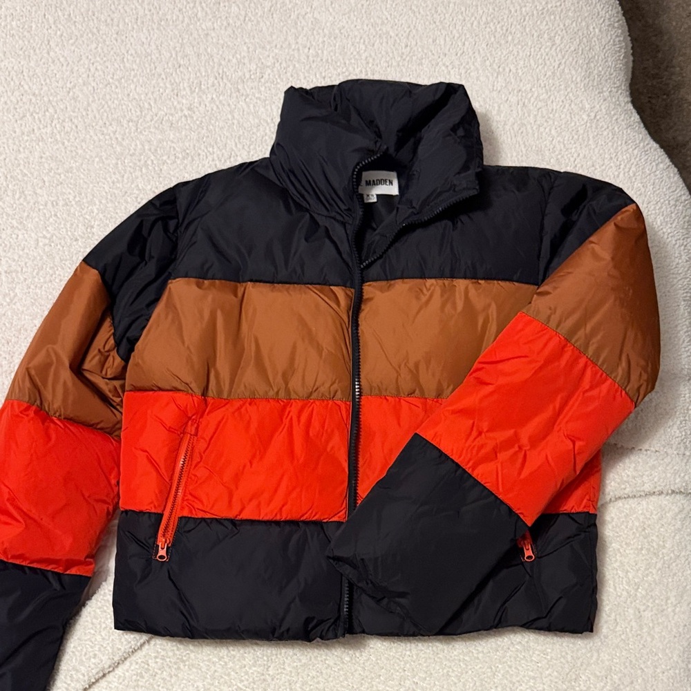 Steve Madden Tri-Tone Puffer Jacket - Black, Brown, Red - Picture 2 of 4